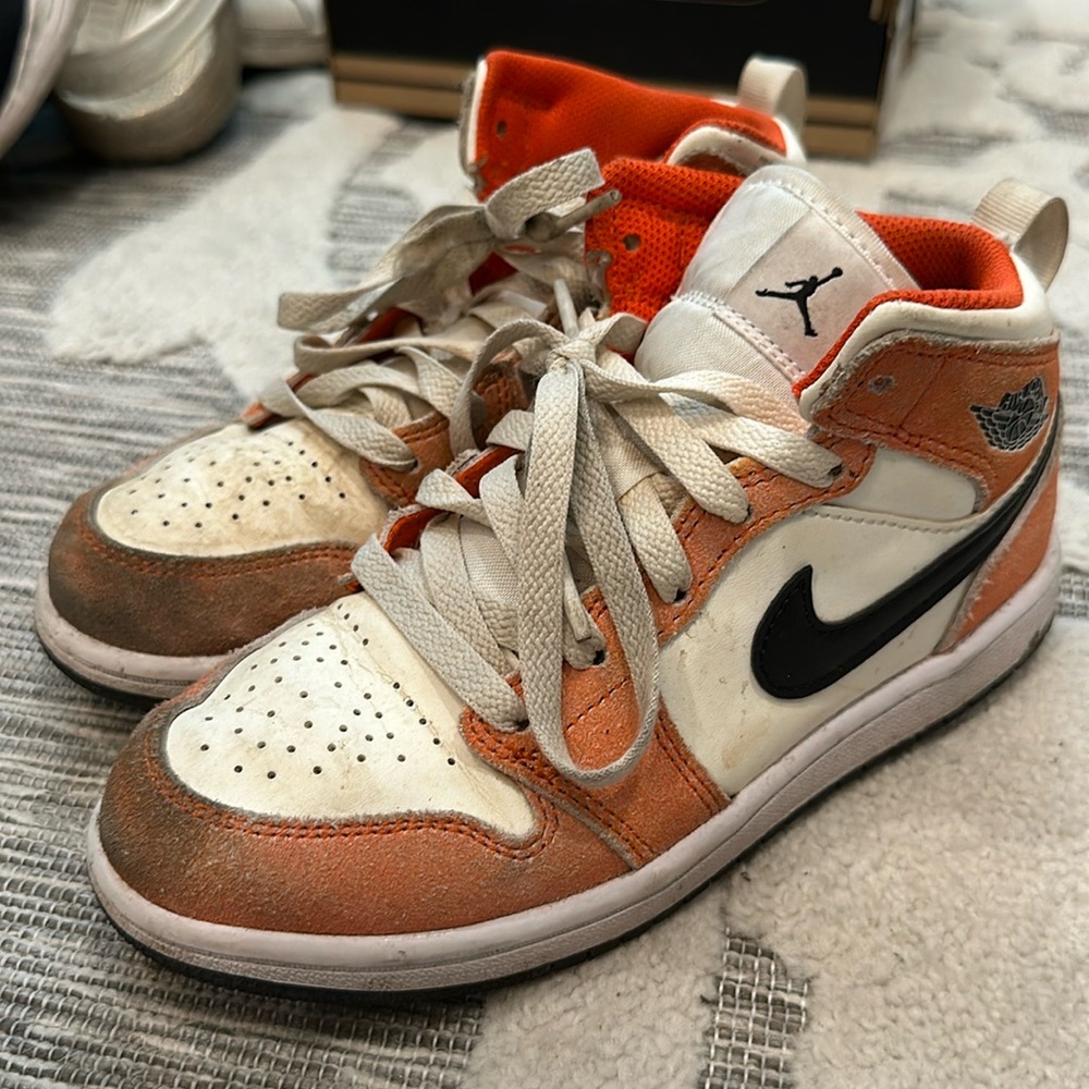 Kids Nike JORDAN high top size 1.5